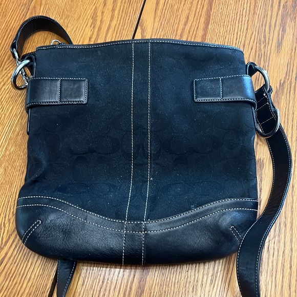 Vintage classic fabric Coach shoulder bag - Picture 2 of 3